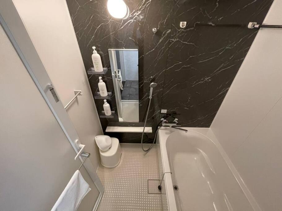 Wolf Pack Apartment 33 Osaka Exterior photo